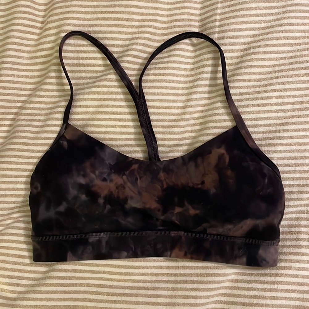 Lululemon, size 6, sports bra
